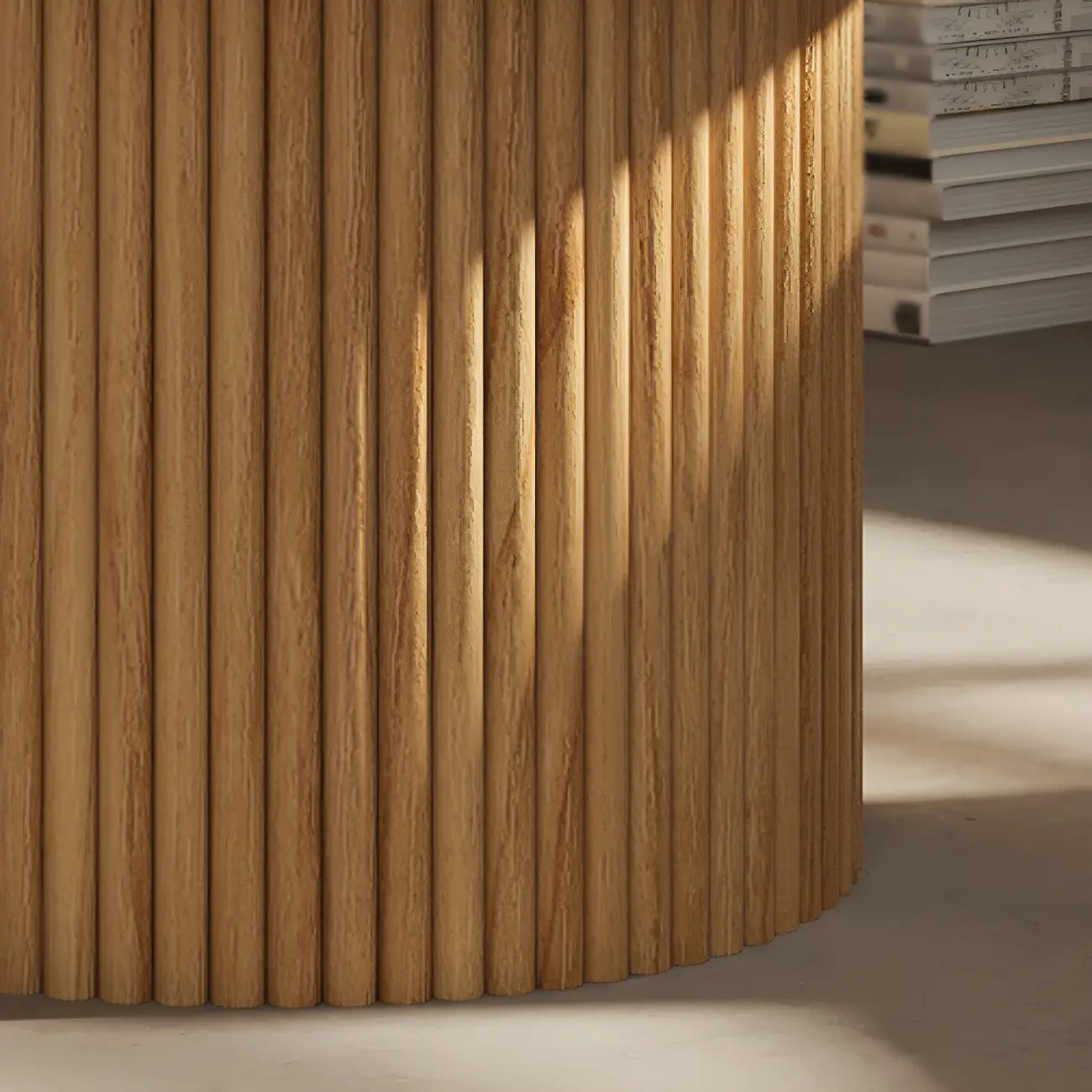 Table d'appoint ronde minimaliste en bois naturel pour le salon
