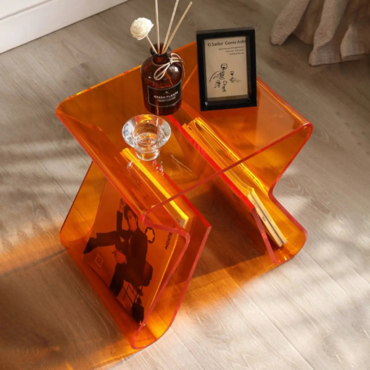 Table d'appoint en acrylique gris avec porte-revues pour salon
