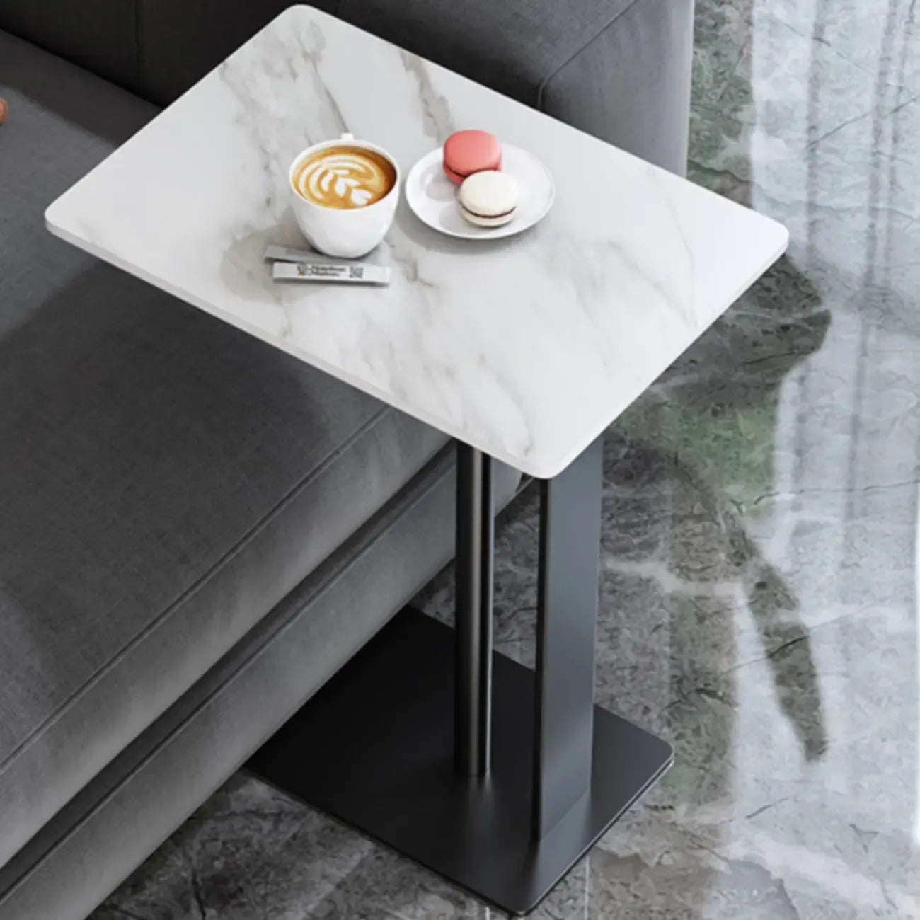Table d'appoint minimaliste en forme de C en pierre frittée blanche pour canapé