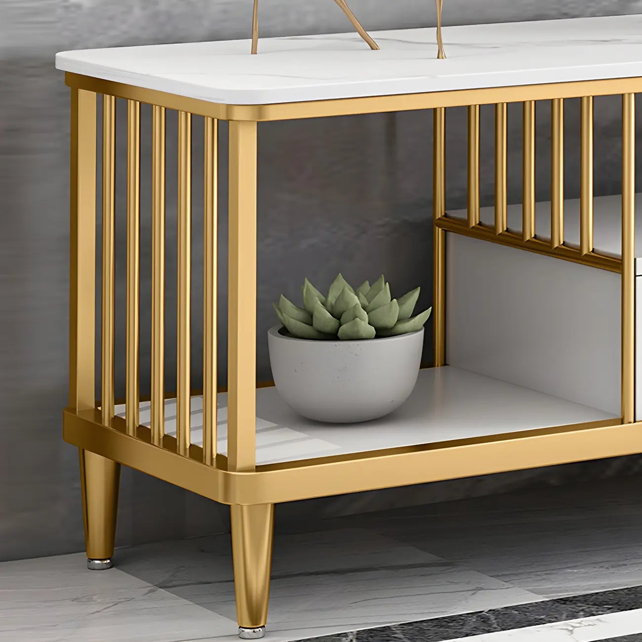 Meuble TV de luxe en métal blanc avec rangement ouvert et tiroirs