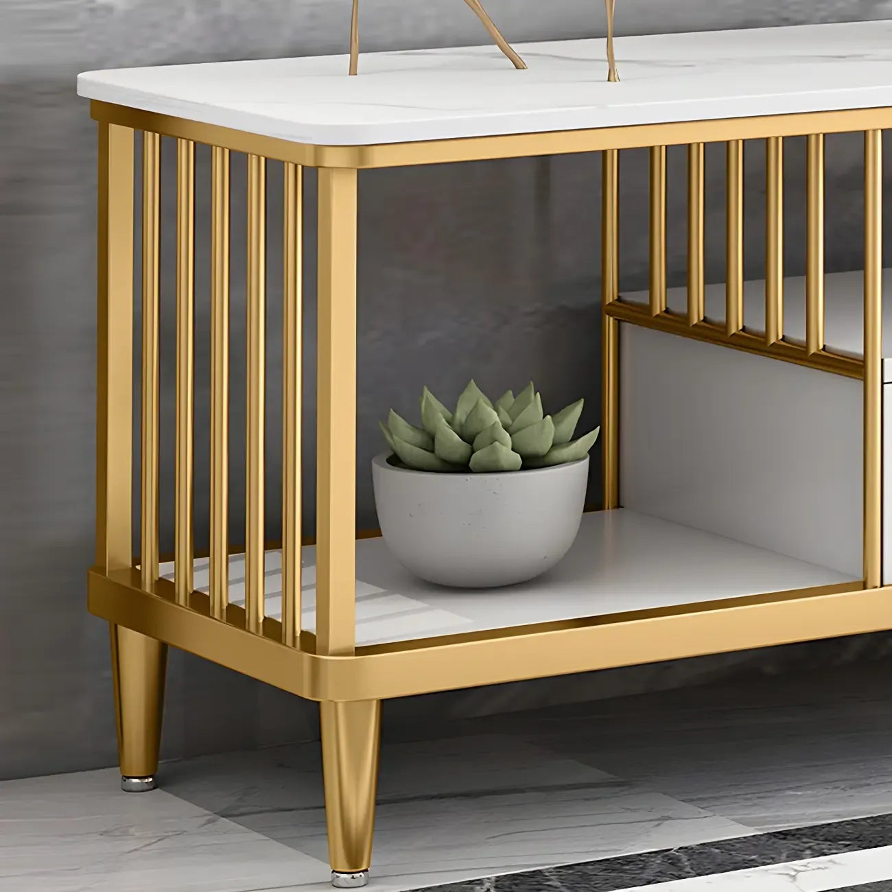 Meuble TV de luxe en métal blanc avec rangement ouvert et tiroirs
