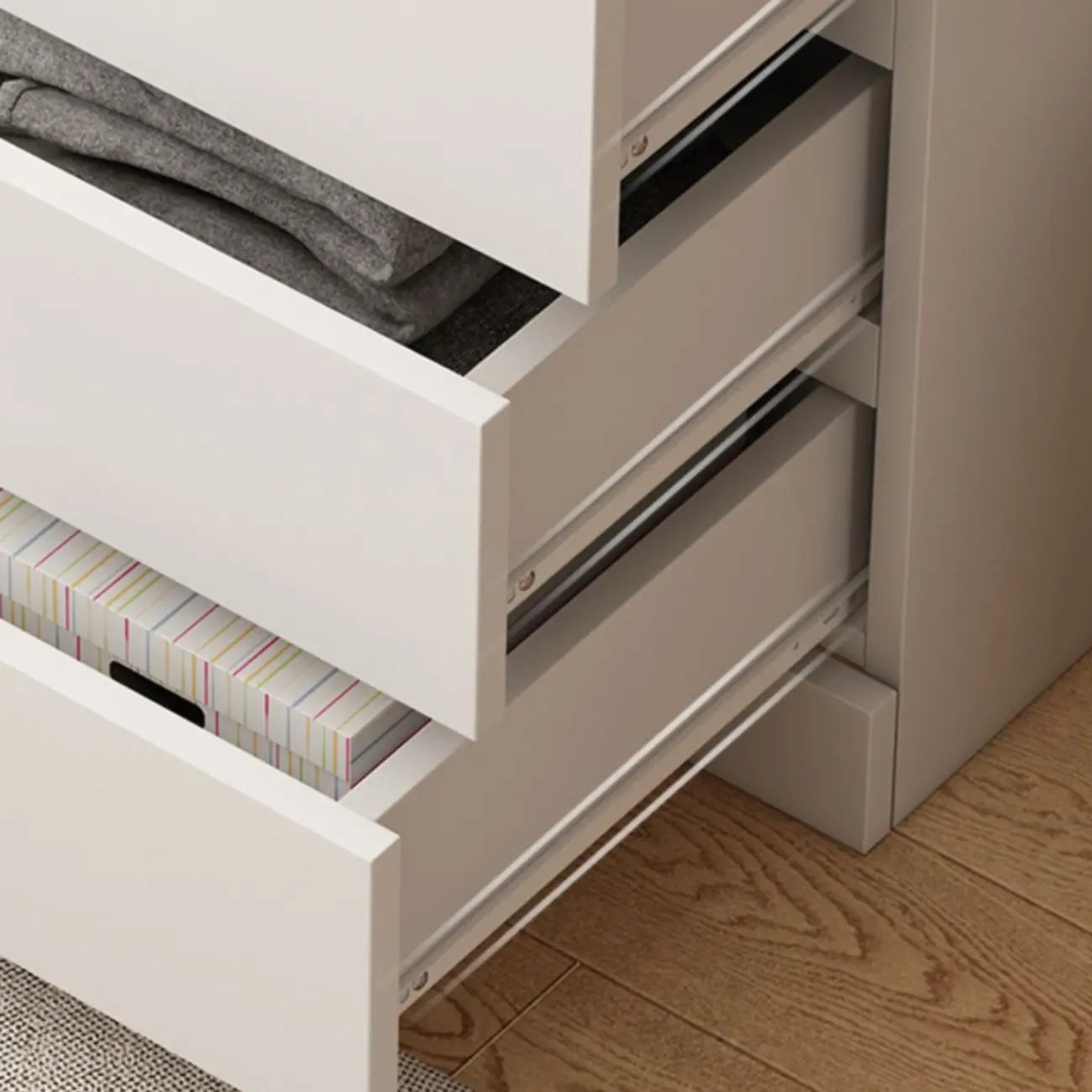 Armoire de rangement blanche autoportante avec tiroirs pour chambre à coucher
