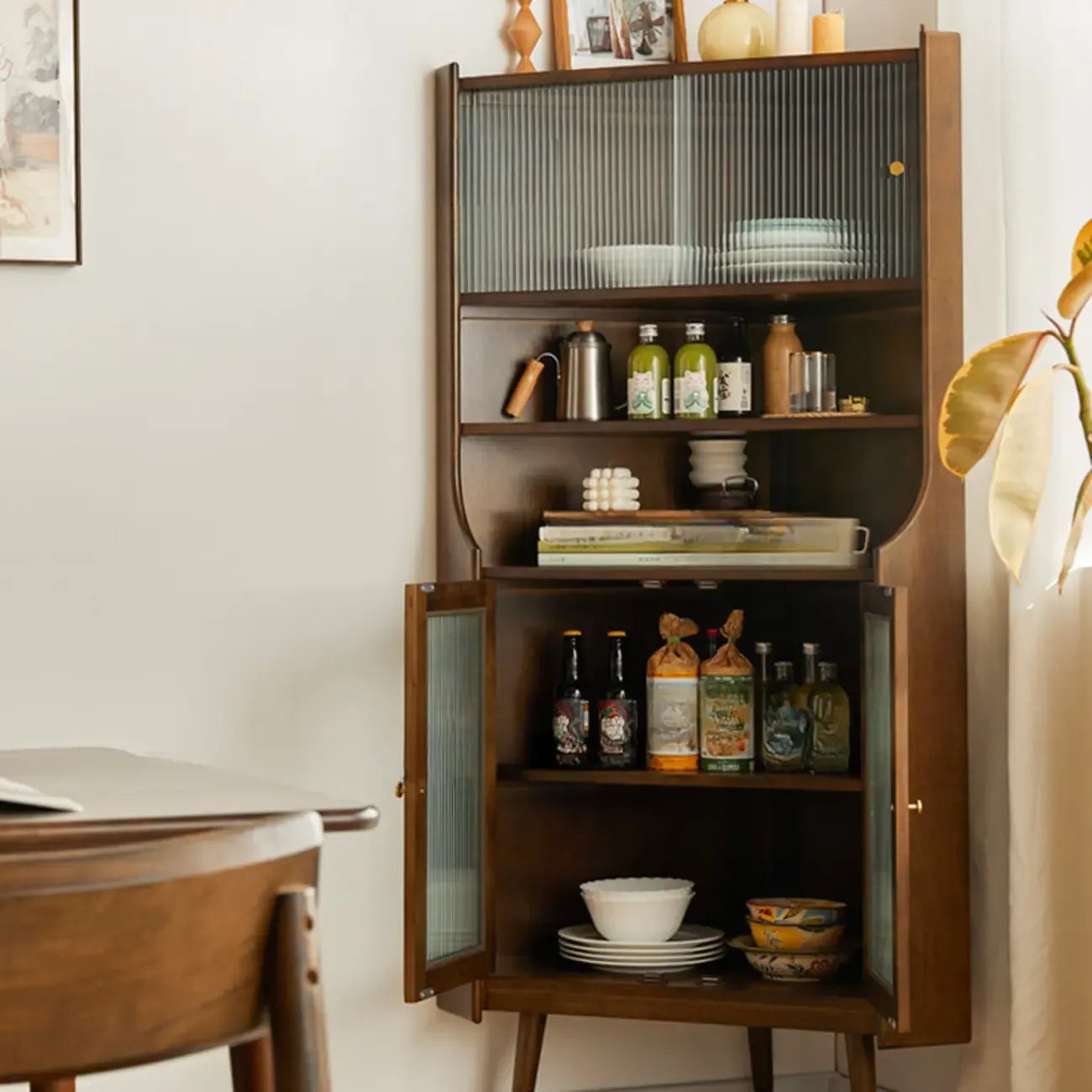 Mobiletto da cucina retrò a 3 gambe in legno per l'arredamento del soggiorno