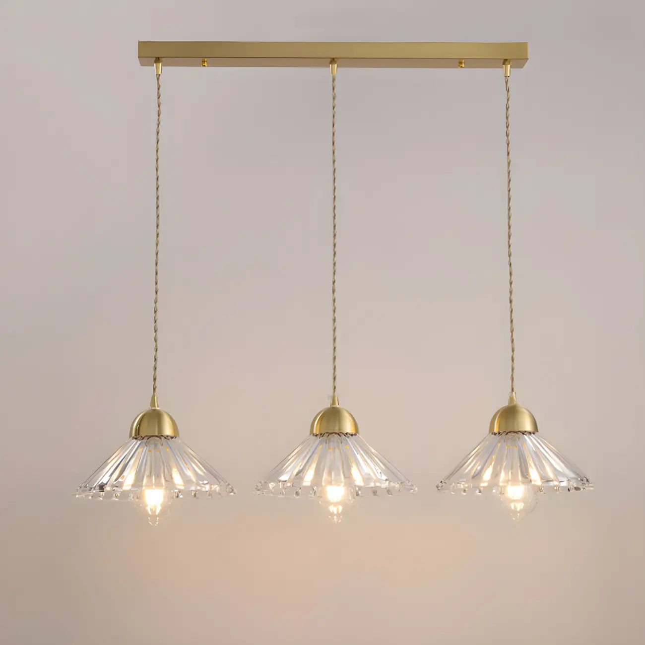 Suspension moderne en verre transparent à motif conique pour salon