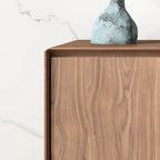 Grande armoire de rangement en bois couleur cacao avec tiroirs et portes