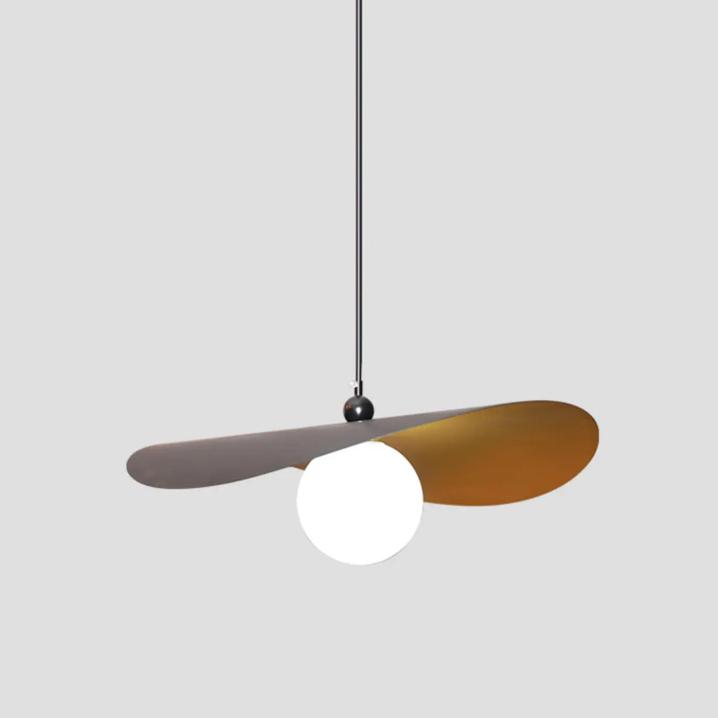 Suspension design en verre blanc avec abat-jour en forme de feuille de lotus