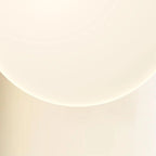 Suspension LED élégante en verre opalin avec détails de perles