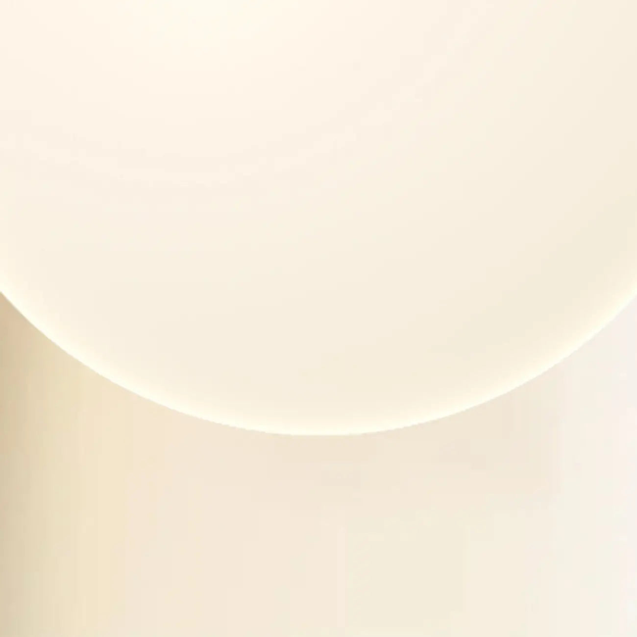 Suspension LED élégante en verre opalin avec détails de perles
