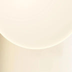 Suspension LED élégante en verre opalin avec détails de perles
