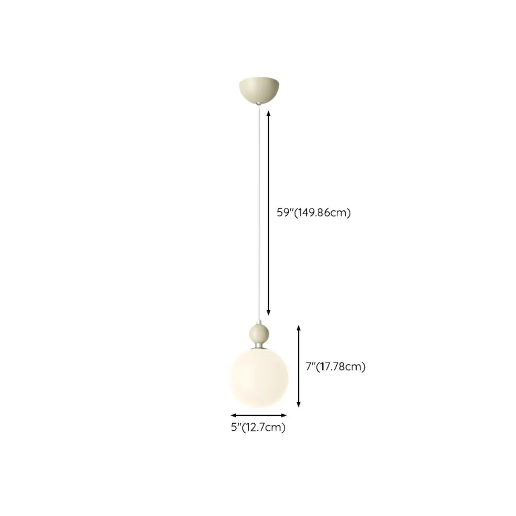 Suspension LED élégante en verre opalin avec détails de perles
