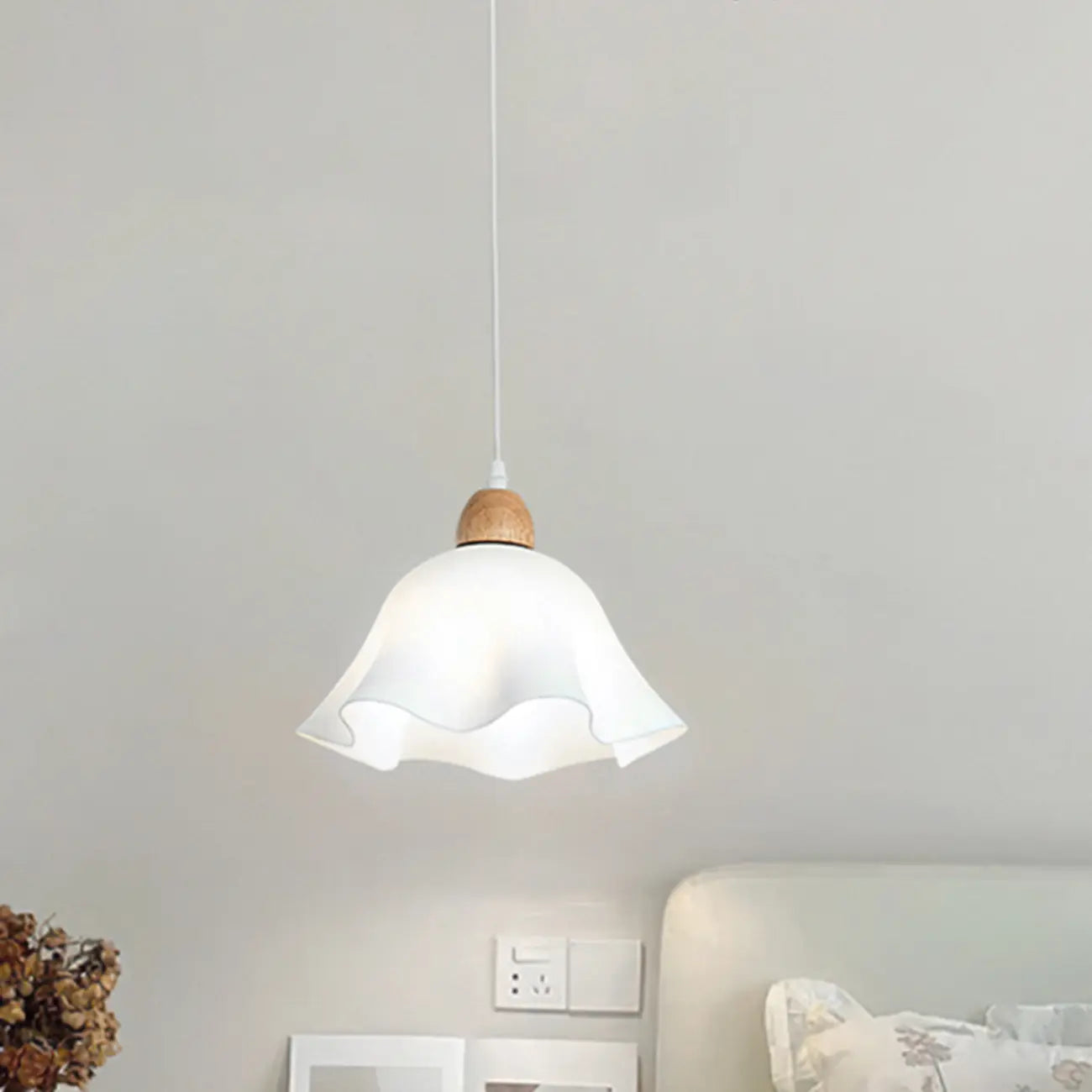 Suspension LED florale en verre opale à 3 lumières pour salle à manger