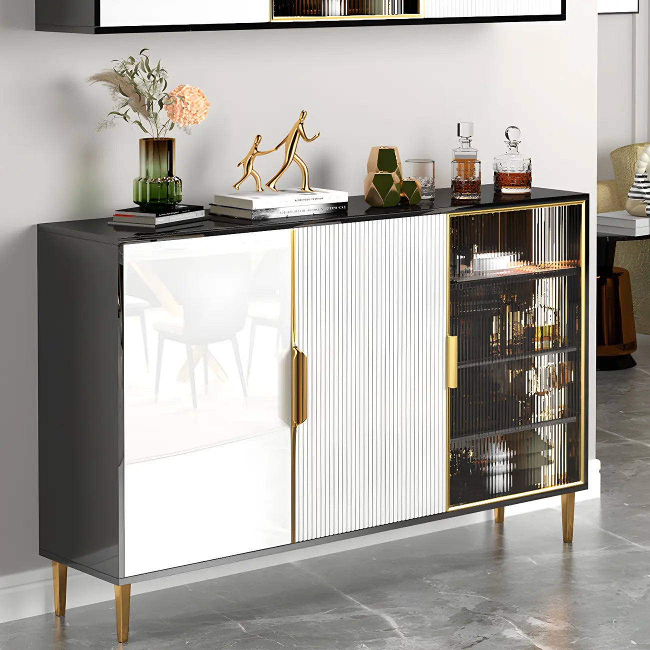 Buffet/buffet en bois laqué brillant avec placards