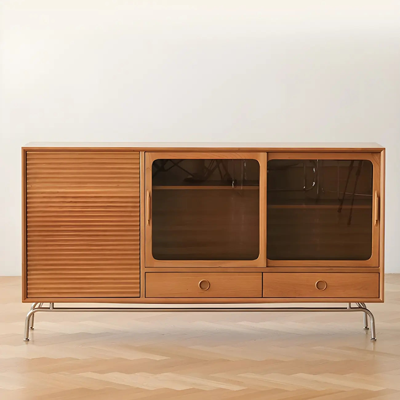 Buffet moderne en pin brun avec portes vitrées