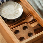Buffet moderne en pin brun avec portes vitrées