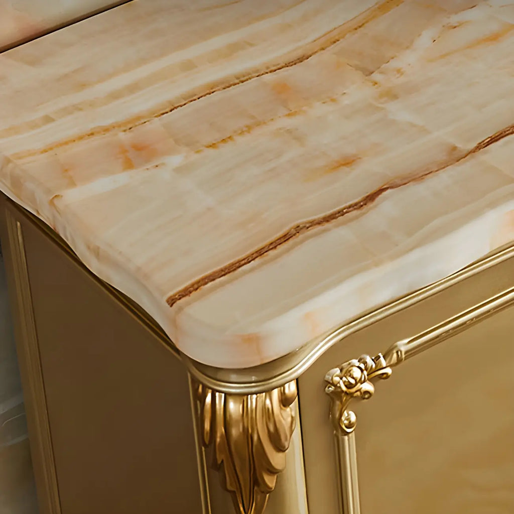 Buffet de luxe en bois doré avec tiroirs et portes