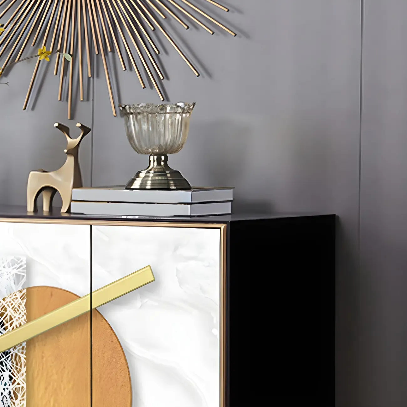 Buffet contemporain en bois blanc avec accents dorés