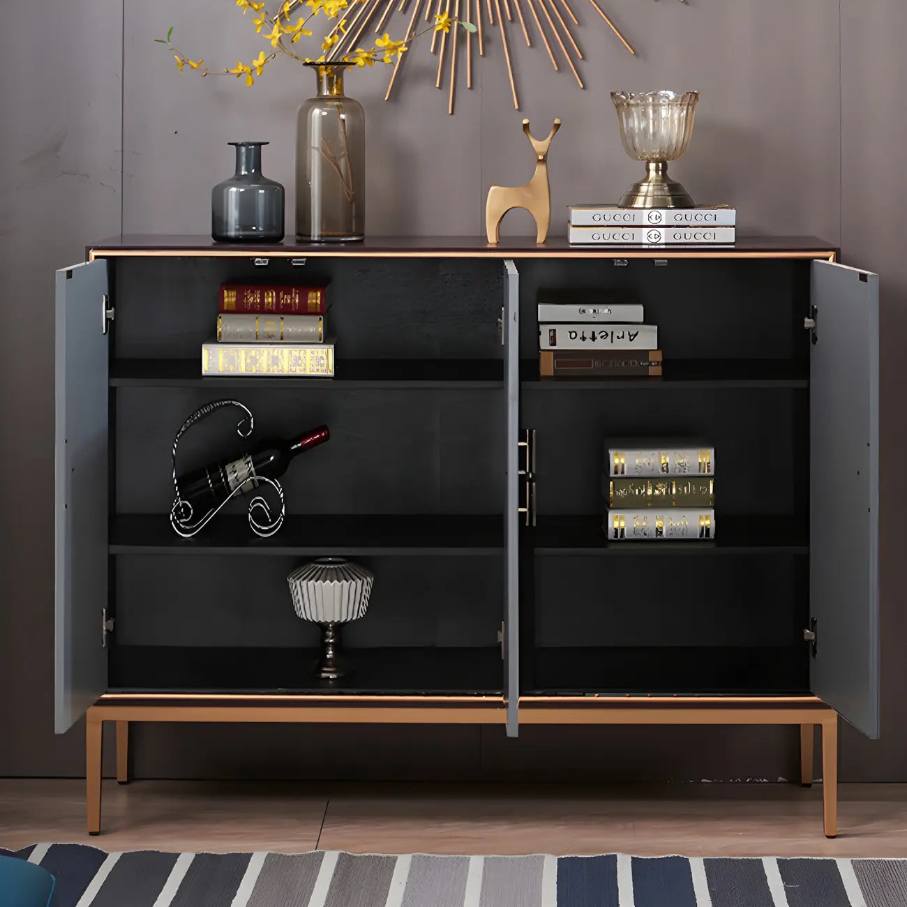 Buffet contemporain en bois blanc avec accents dorés