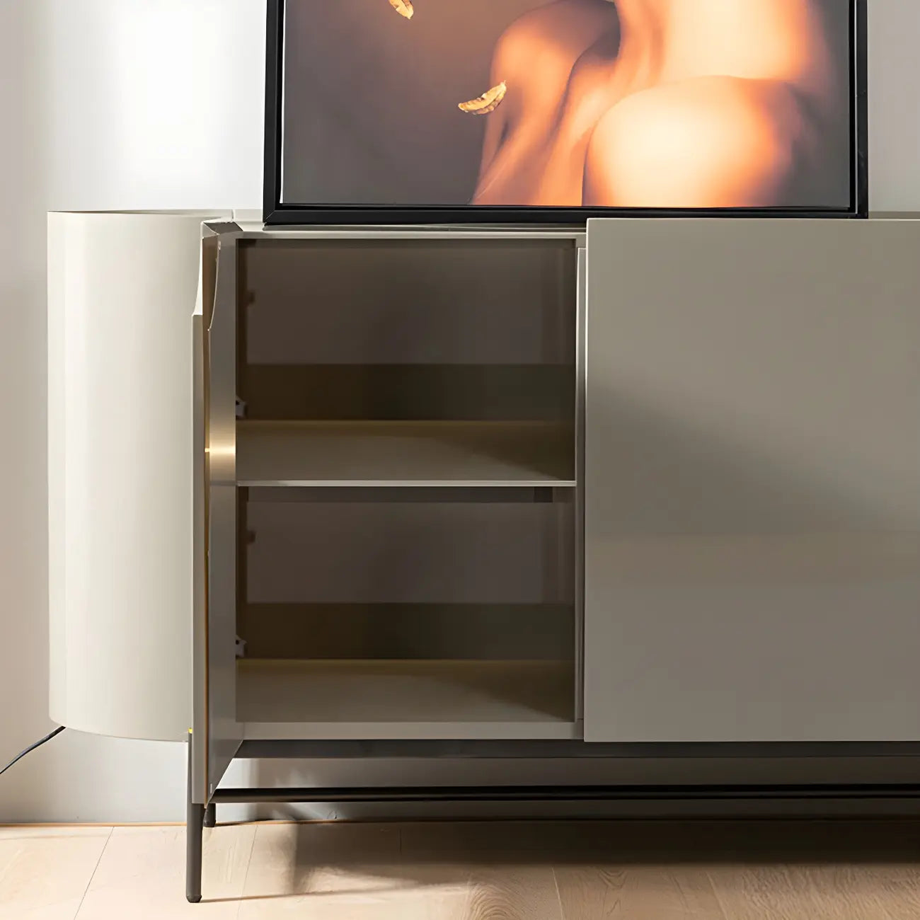 Buffet minimaliste en bois gris avec rangements