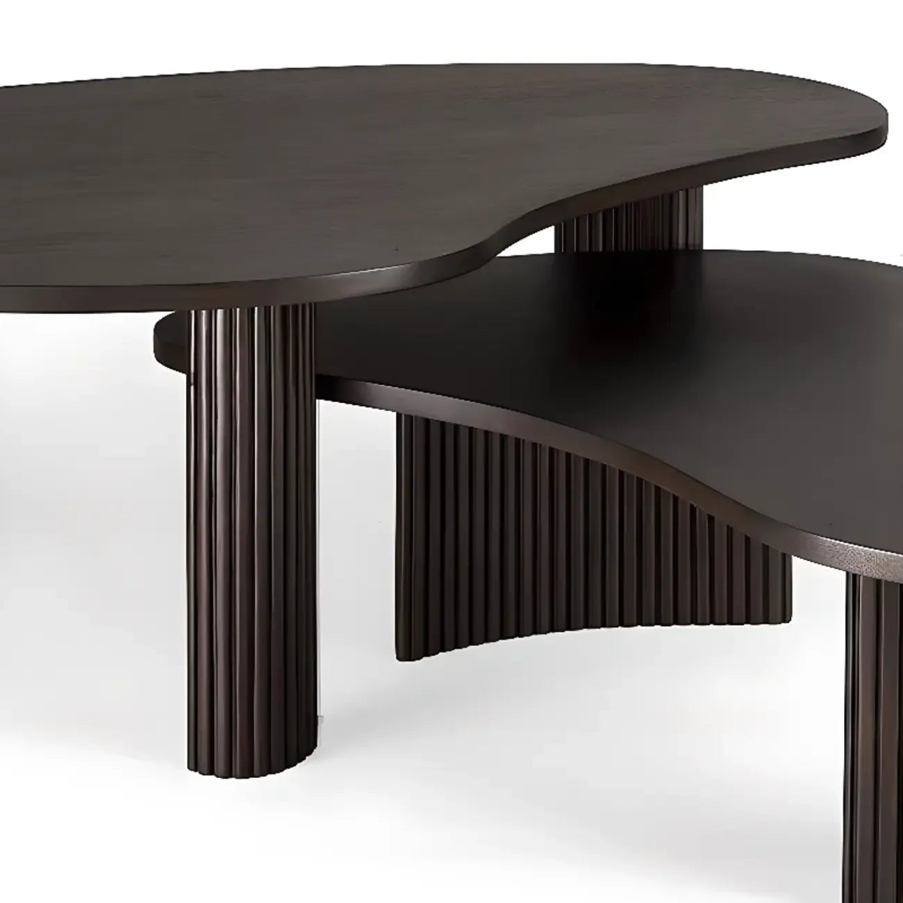 Table basse contemporaine en bois noir de forme unique