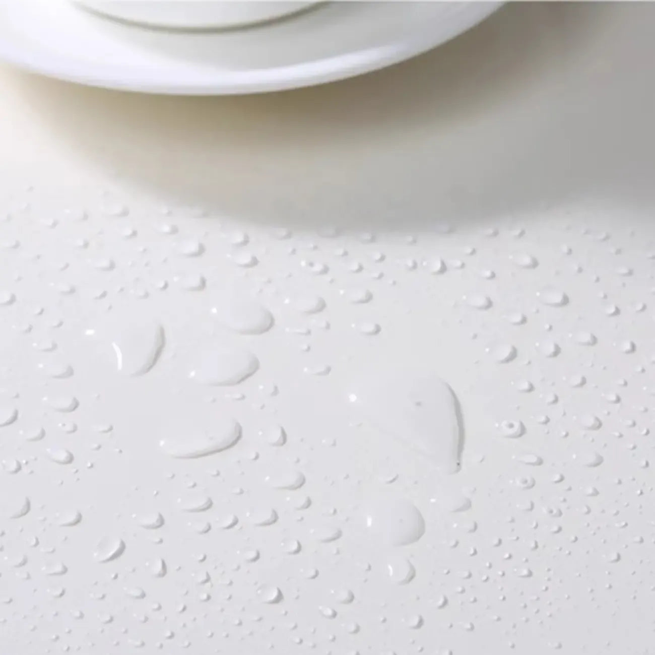 Table d'appoint en bois brun à 1 tiroir avec étagère, idéale pour les petits espaces