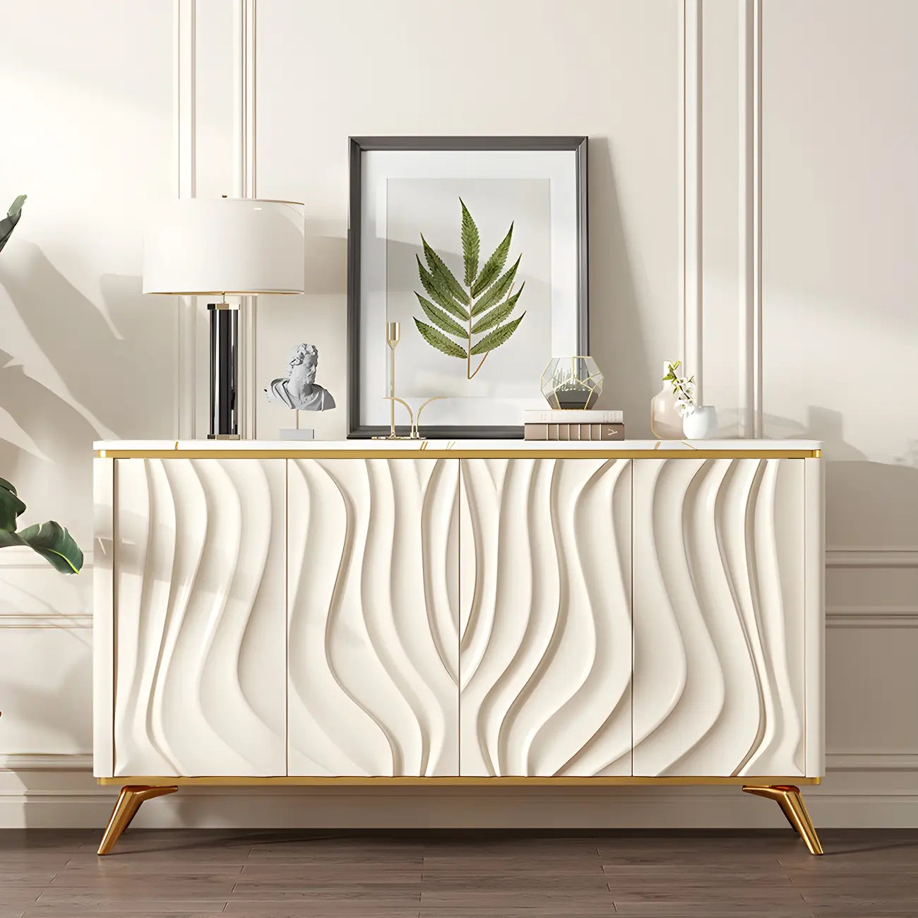 Buffet en bois blanc cassé glamour avec porte sculptée
