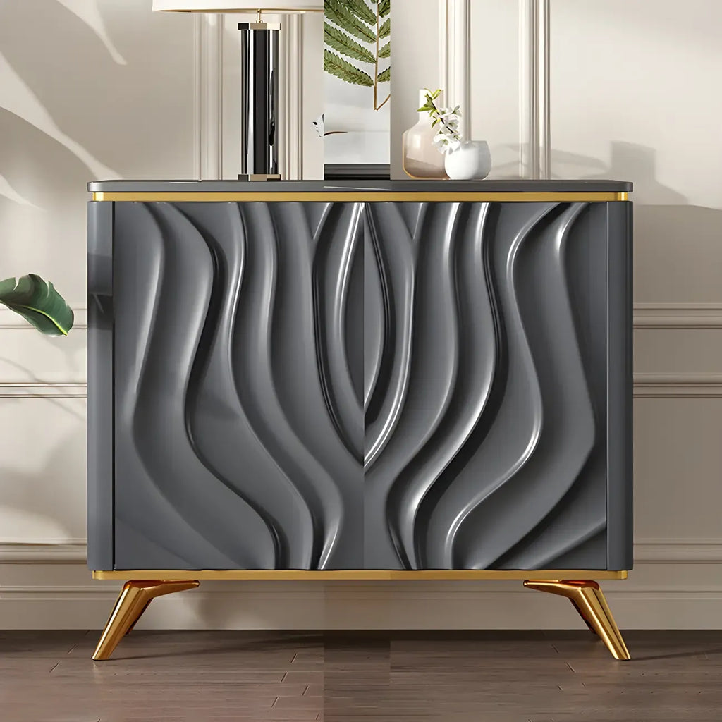 Buffet en bois blanc cassé glamour avec porte sculptée