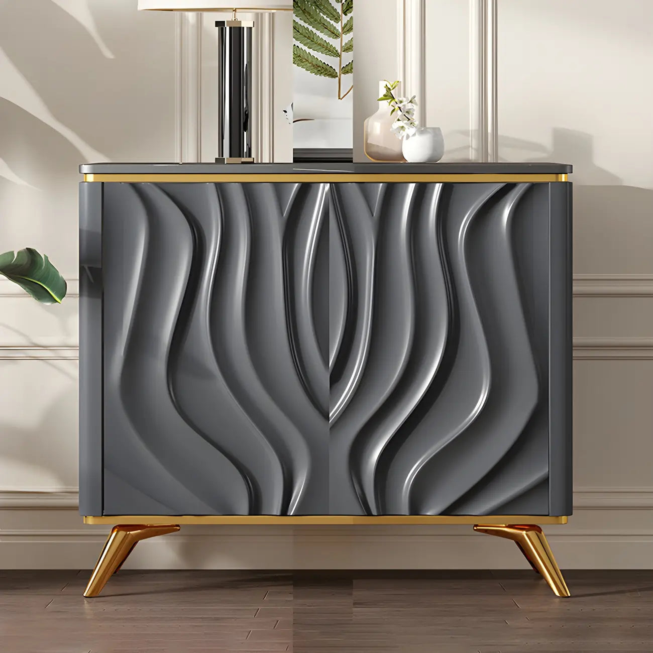 Buffet en bois blanc cassé glamour avec porte sculptée