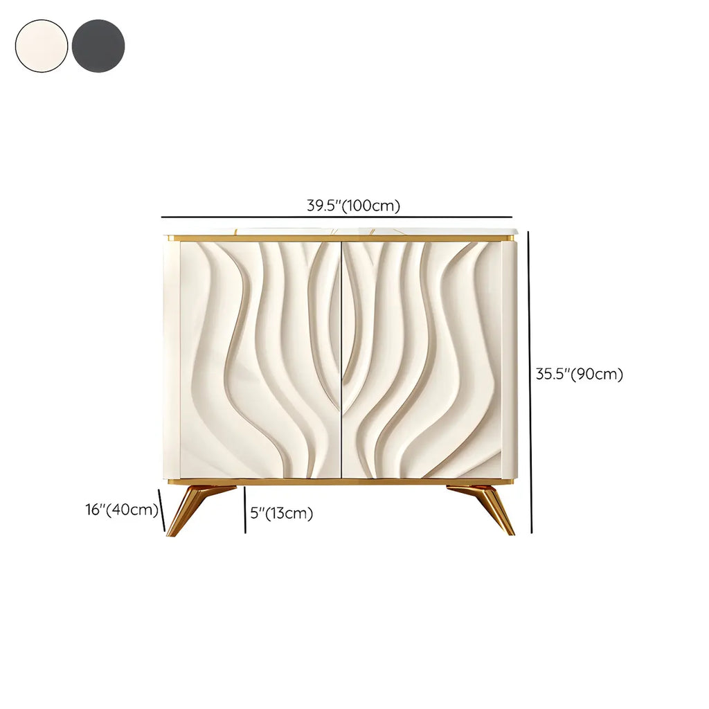 Buffet en bois blanc cassé glamour avec porte sculptée