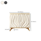 Buffet en bois blanc cassé glamour avec porte sculptée