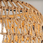 Suspension en rotin brun naturel pour une décoration de salle à manger moderne