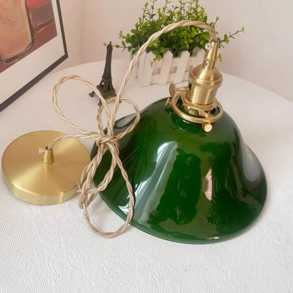 Suspension vintage en forme de dôme vert avec verre brillant pour salon