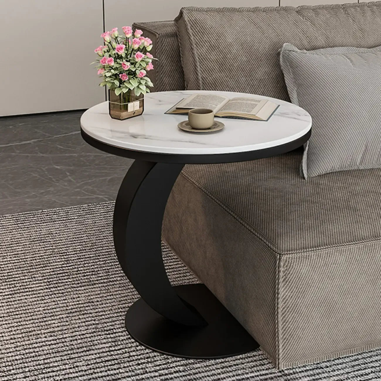 Table d'appoint ronde moderne en marbre en forme de C pour salon
