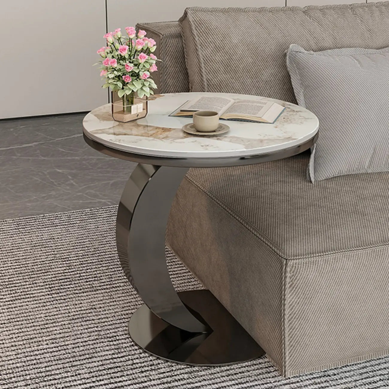 Table d'appoint ronde moderne en marbre en forme de C pour salon