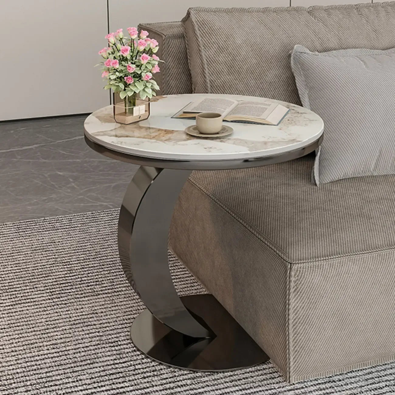 Table d'appoint ronde moderne en marbre en forme de C pour salon
