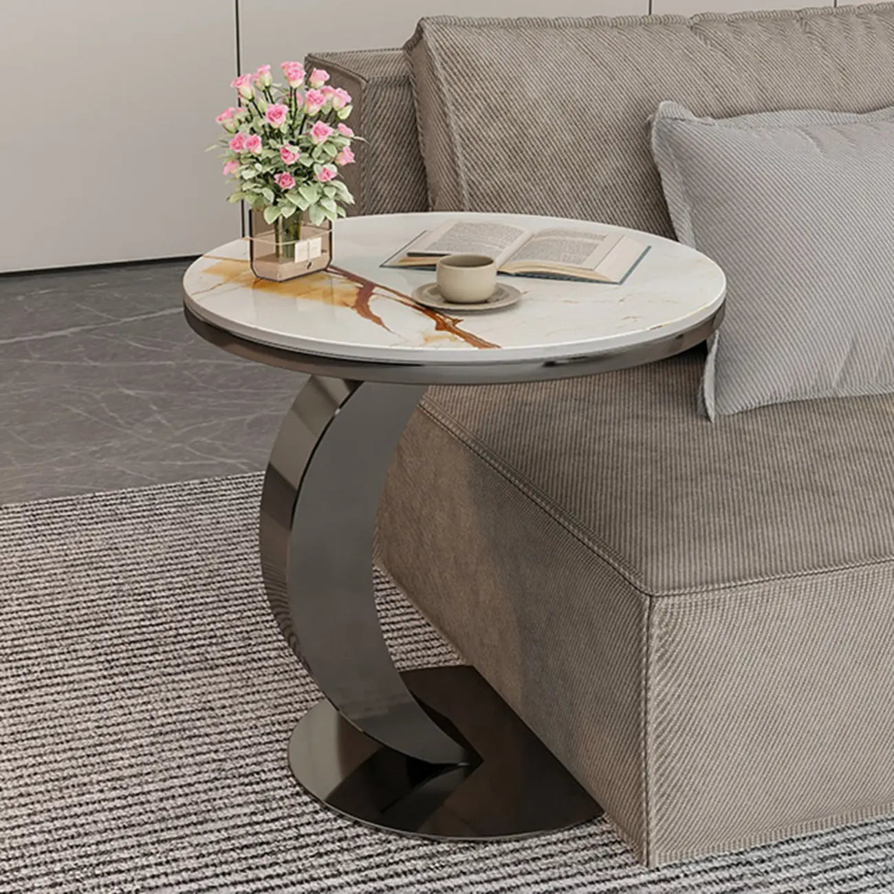 Table d'appoint ronde moderne en marbre en forme de C pour salon