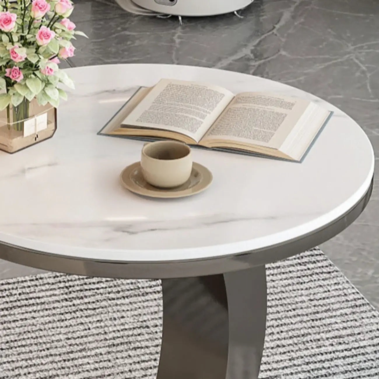 Table d'appoint ronde moderne en marbre en forme de C pour salon