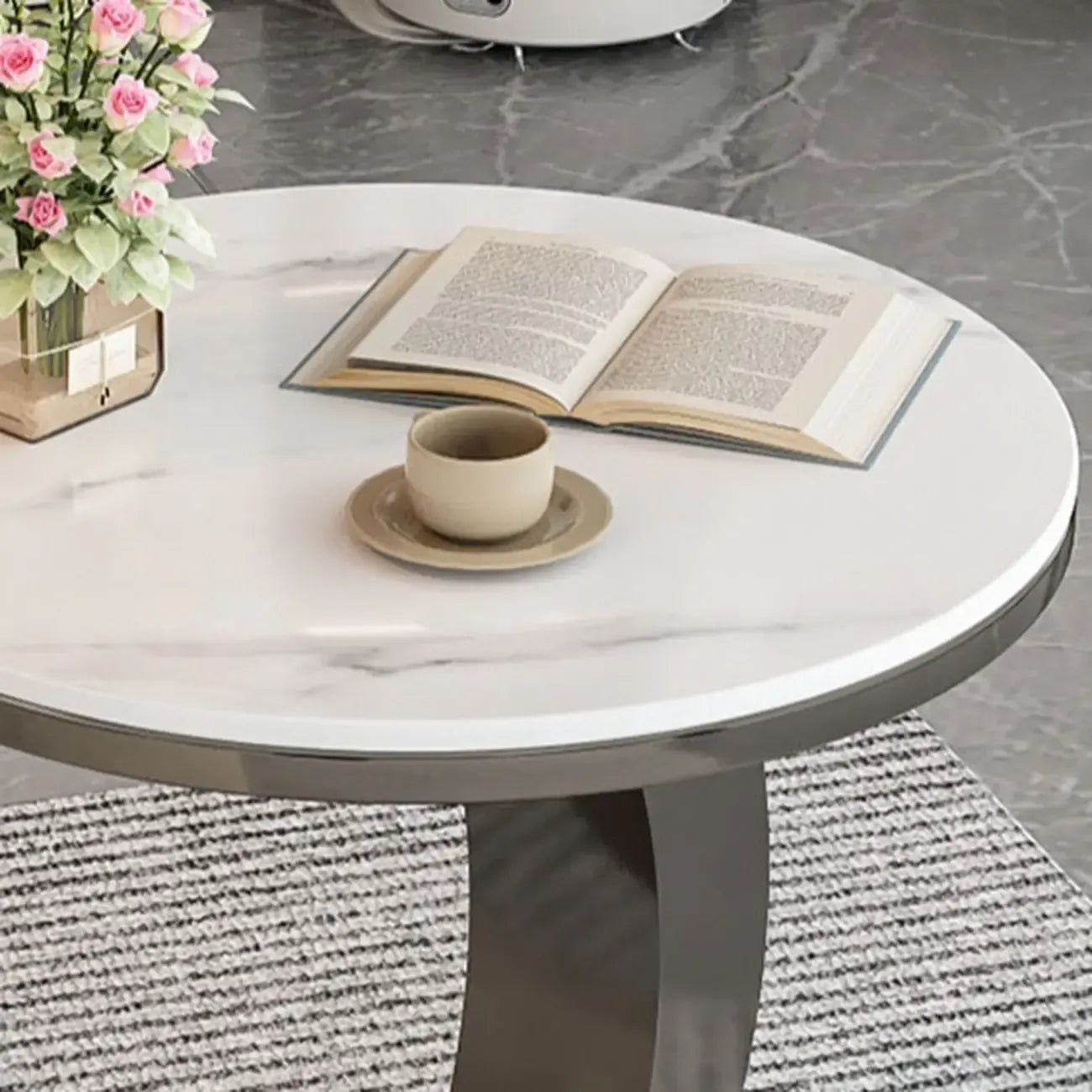 Table d'appoint ronde moderne en marbre en forme de C pour salon