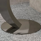 Table d'appoint ronde moderne en marbre en forme de C pour salon