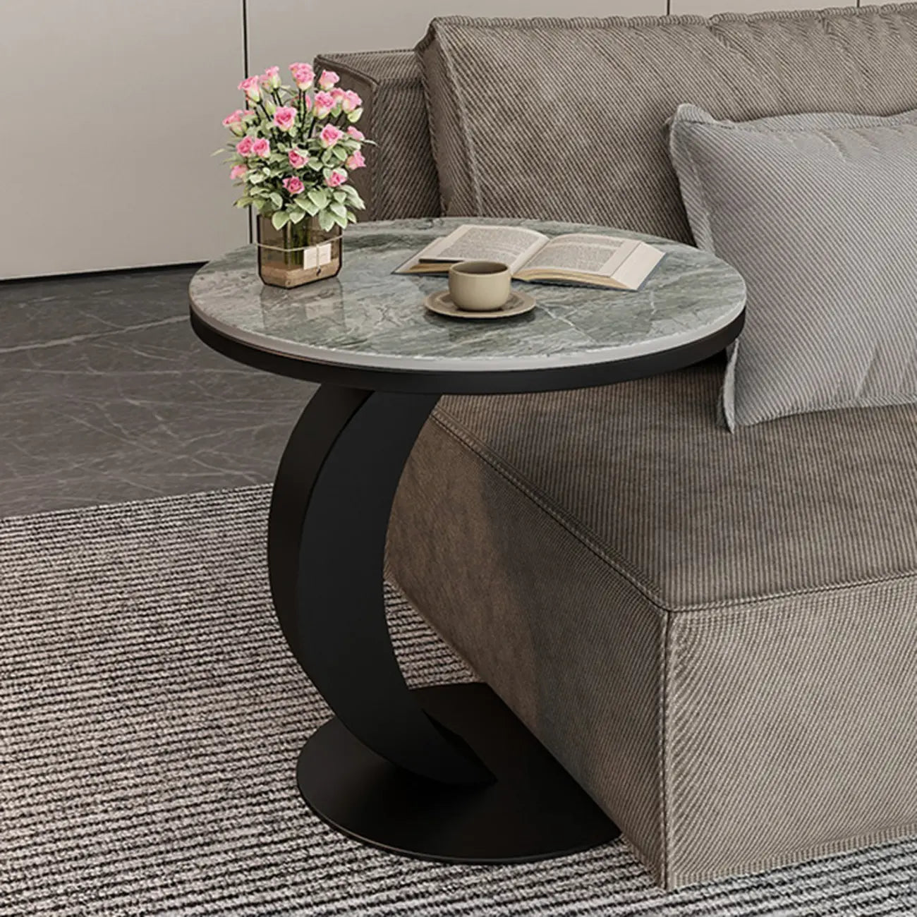 Table d'appoint ronde moderne en marbre en forme de C pour salon