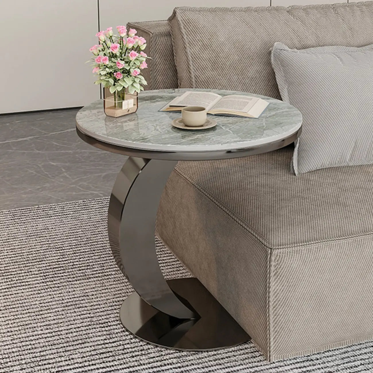 Table d'appoint ronde moderne en marbre en forme de C pour salon