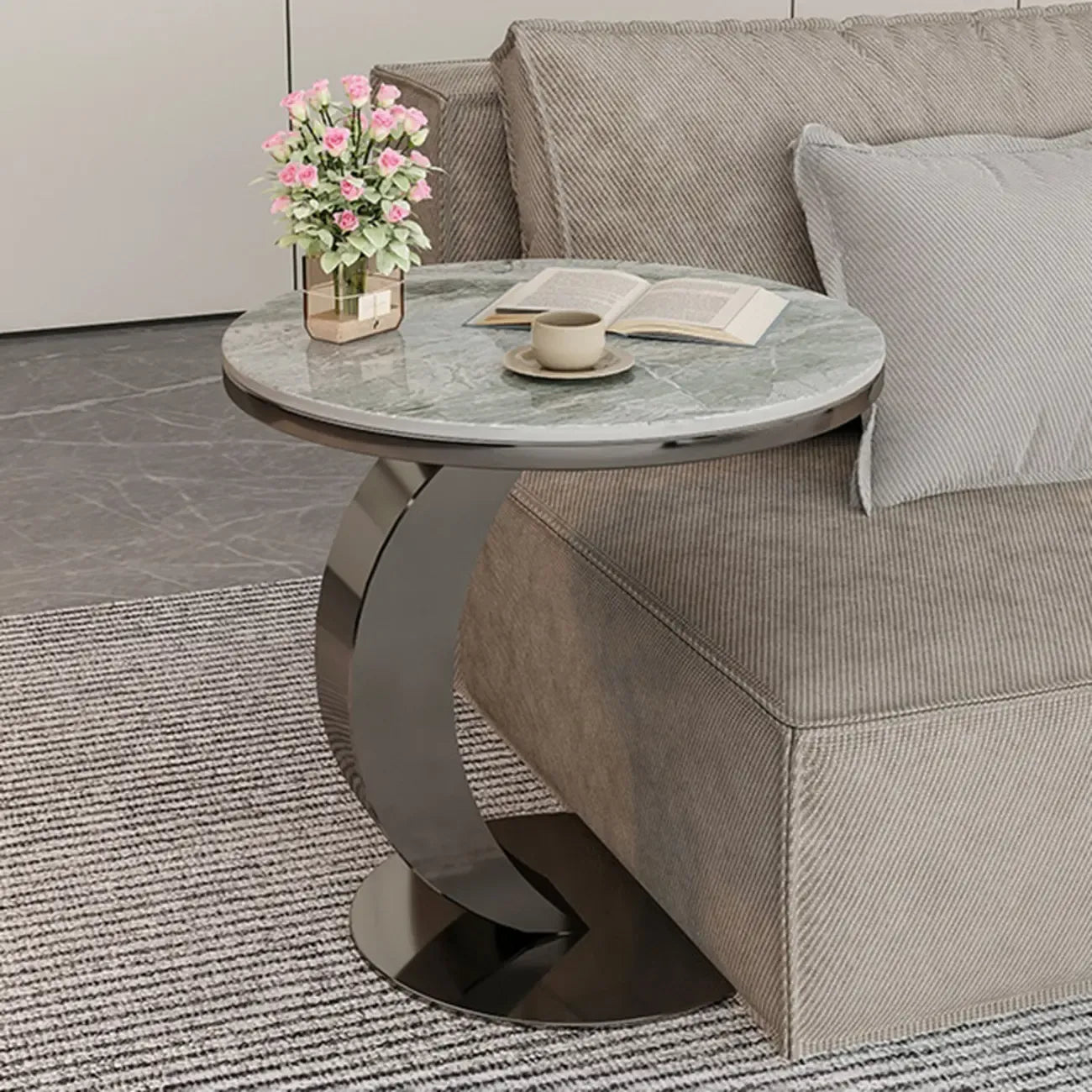 Table d'appoint ronde moderne en marbre en forme de C pour salon