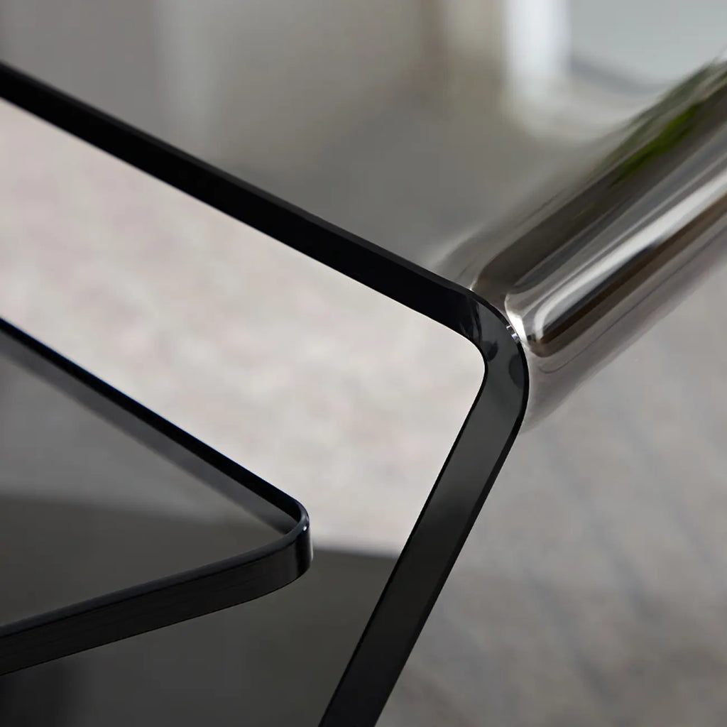Table basse géométrique moderne en verre noir aux formes libres