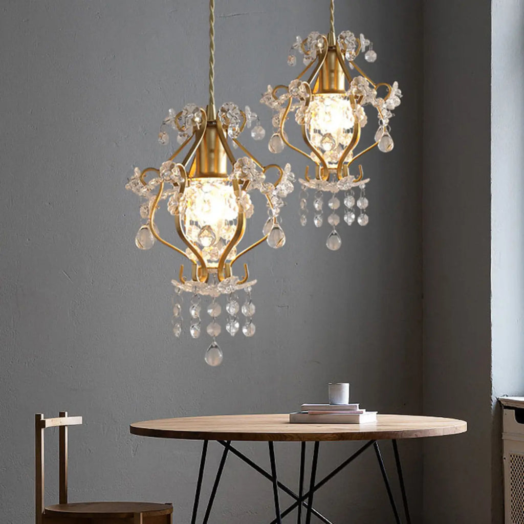 Suspension élégante en cristal doré pour salle à manger