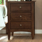 Table de chevet traditionnelle en bois brun avec tiroirs et rangement ouvert
