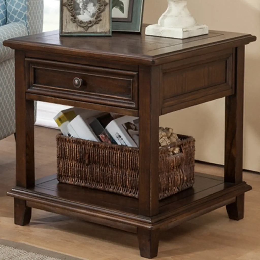 Table de chevet traditionnelle en bois brun avec tiroirs et rangement ouvert