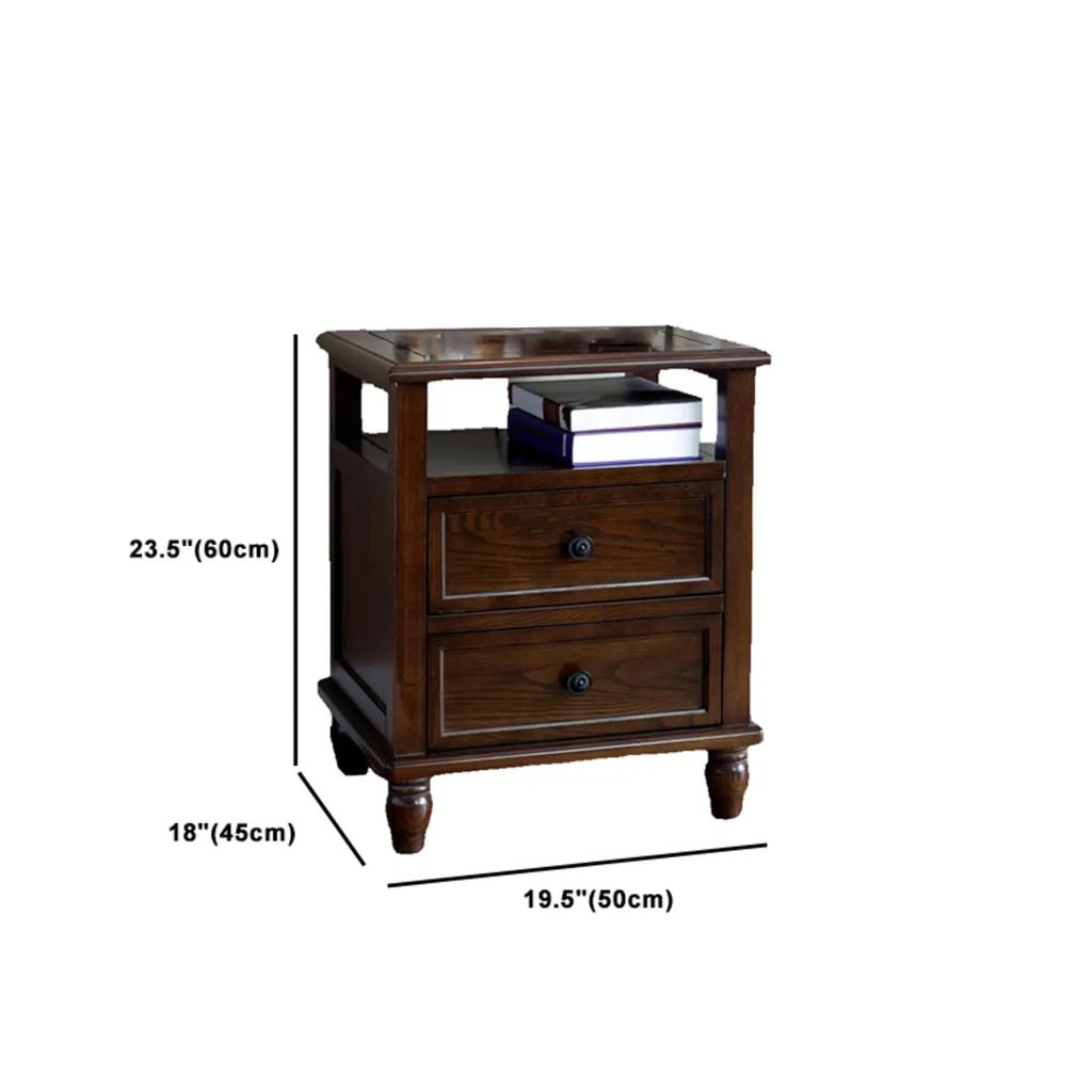 Table de chevet traditionnelle en bois brun avec tiroirs et rangement ouvert