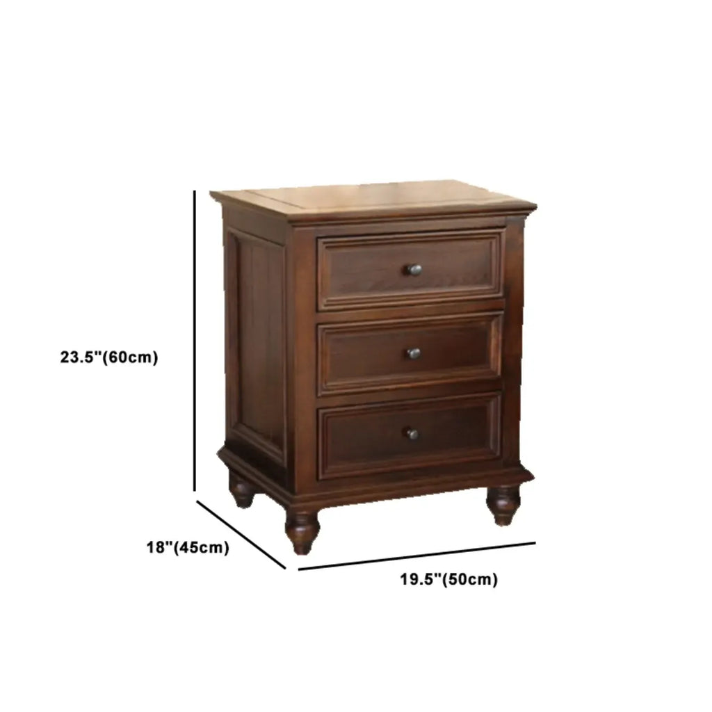 Table de chevet traditionnelle en bois brun avec tiroirs et rangement ouvert
