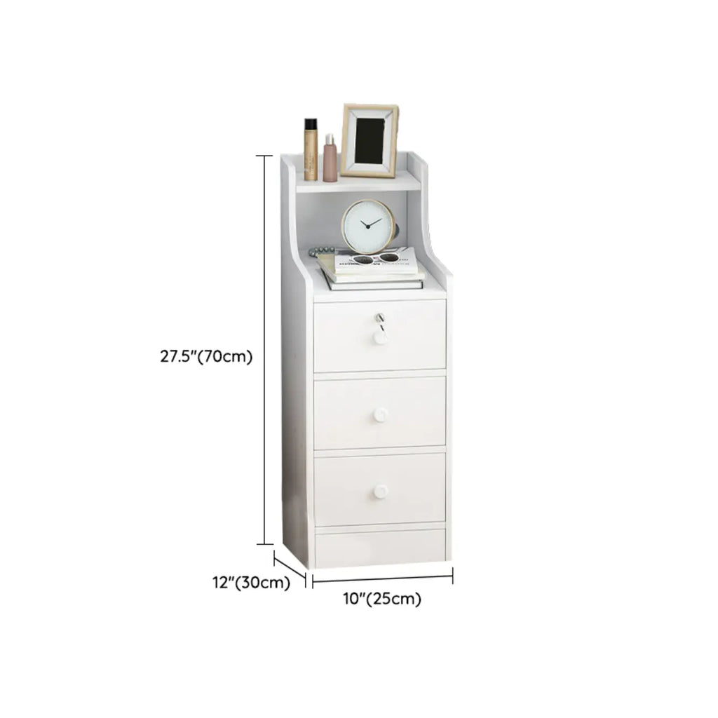 Table de chevet étroite en bois blanc avec tiroirs et étagère
