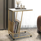 Table d'appoint en métal en forme de C avec plateau en marbre et porte-revues intégré
