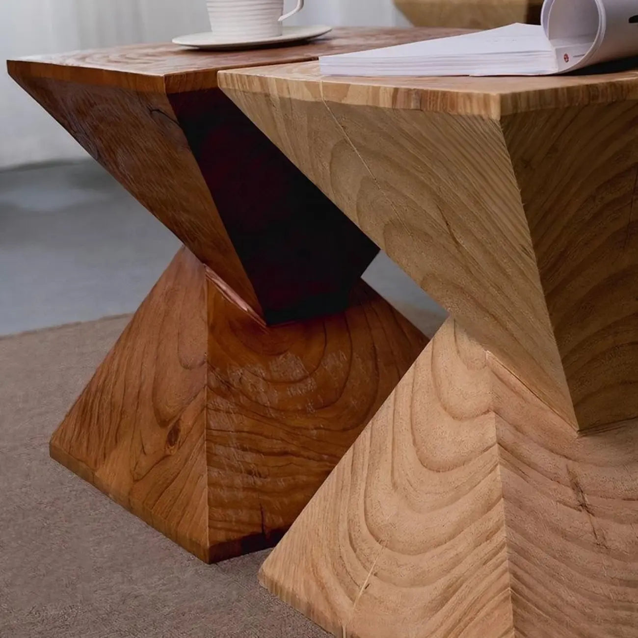Table d'appoint carrée en bois naturel pour salon